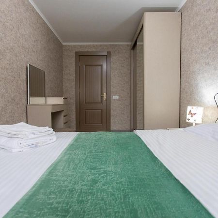 Ninia'S Apartment Kutaisi Ngoại thất bức ảnh