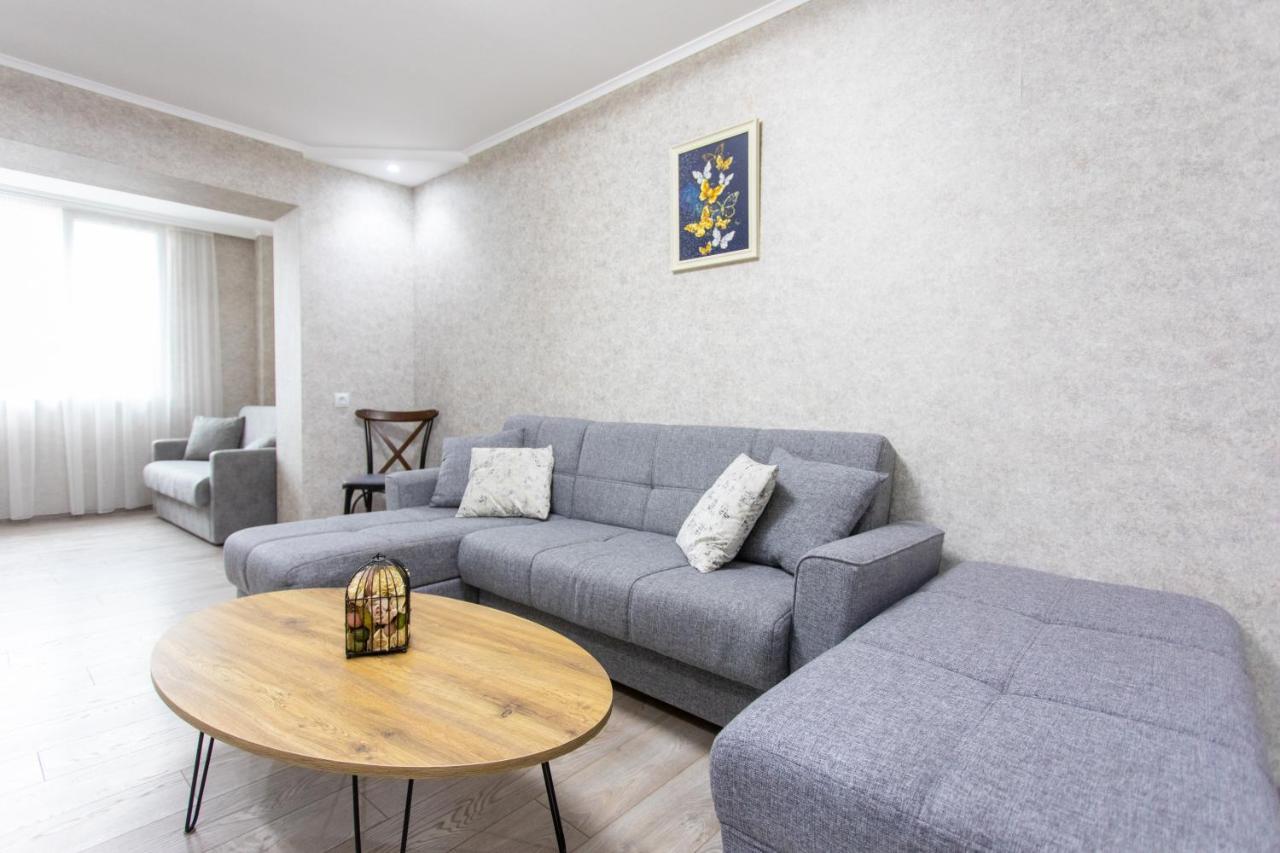 Ninia'S Apartment Kutaisi Ngoại thất bức ảnh