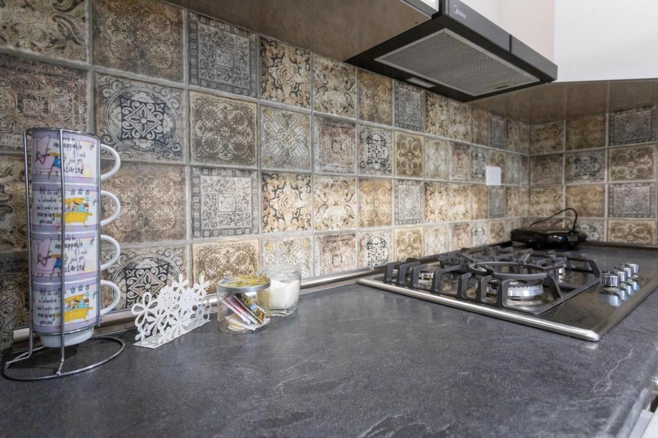 Ninia'S Apartment Kutaisi Ngoại thất bức ảnh